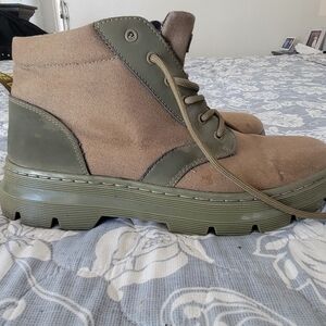 Men Dr. Martens Green Army Boots size 10